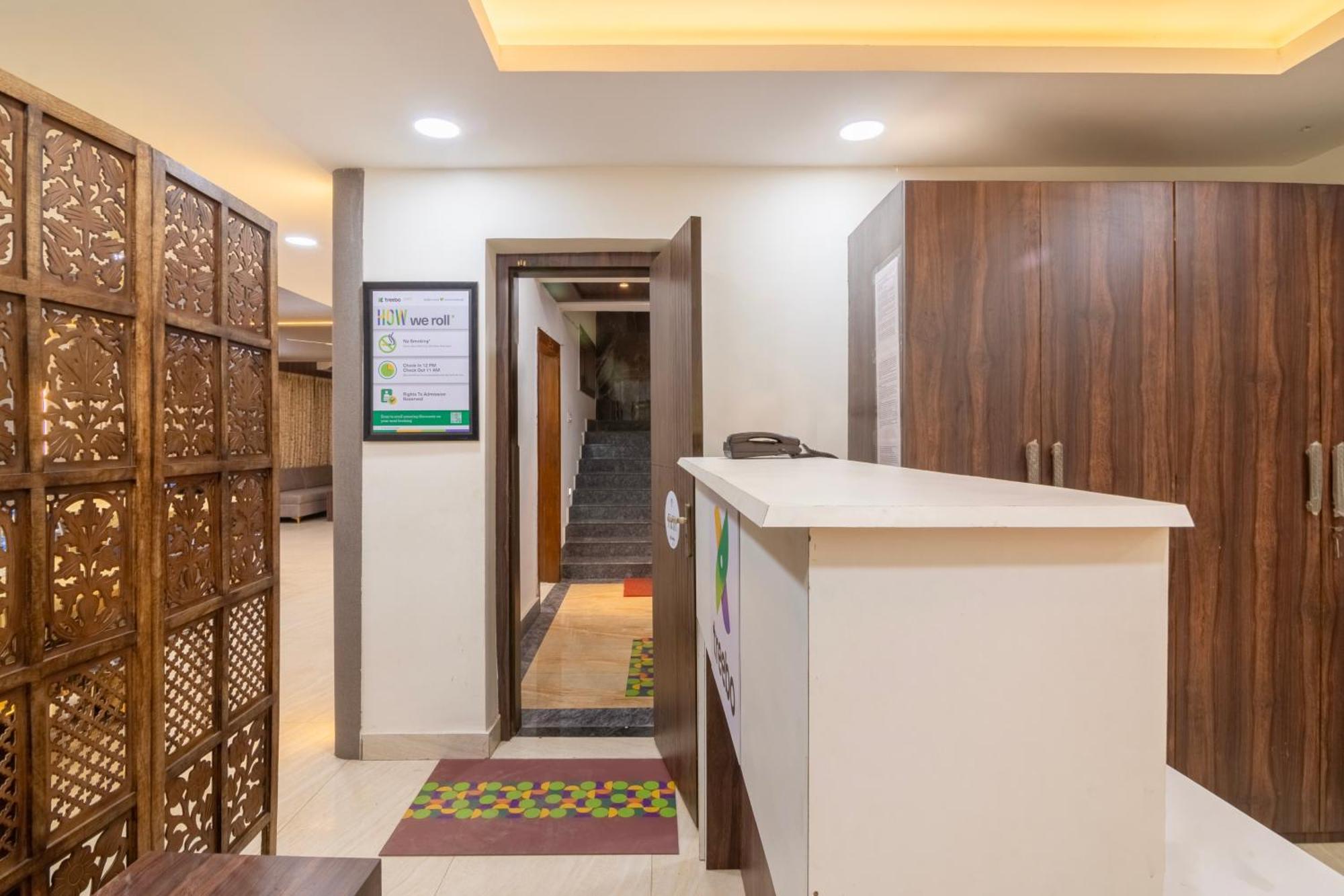 Treebo Petals Banquet & Suites - Kalkuta Zewnętrze zdjęcie